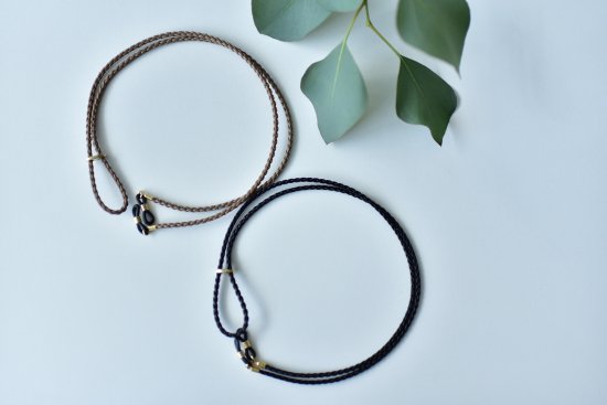 編みこみレザーのめがねストラップ - OURHOME