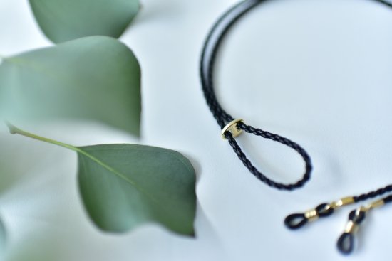 編みこみレザーのめがねストラップ - OURHOME