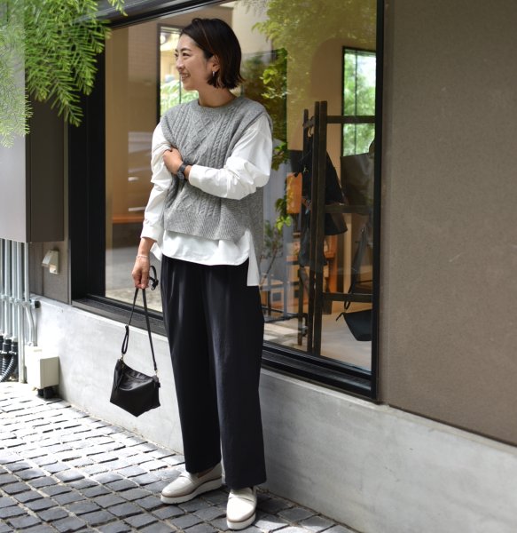 柔らかウールのニットベスト - OURHOME