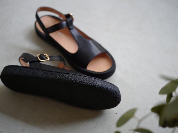 Tストラップレザーサンダル - OURHOME