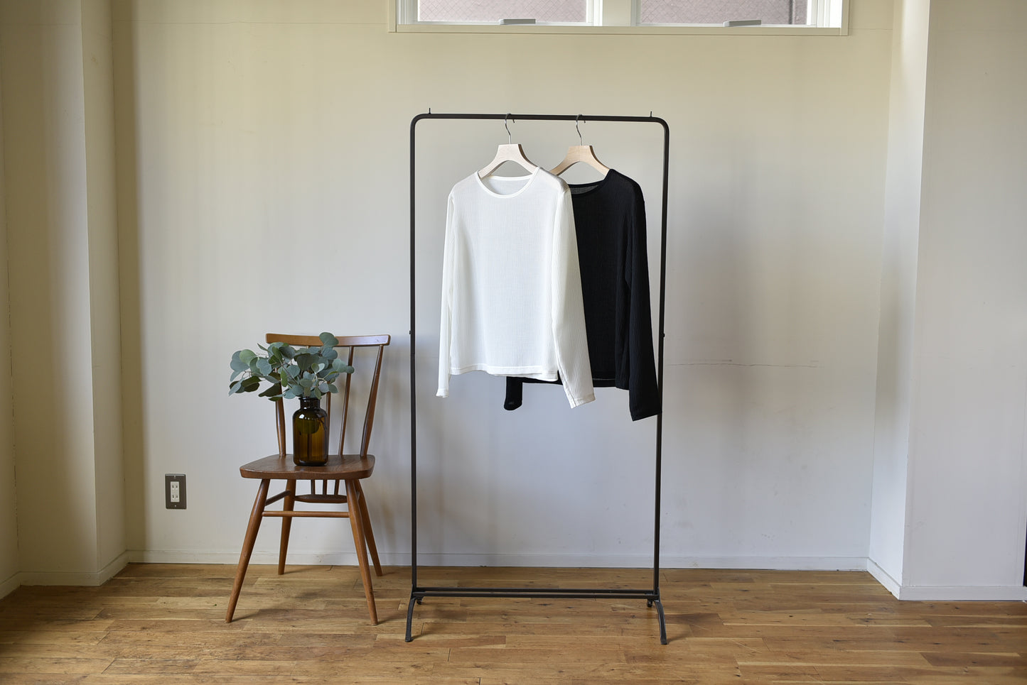 シアー素材の長袖プルオーバー - OURHOME