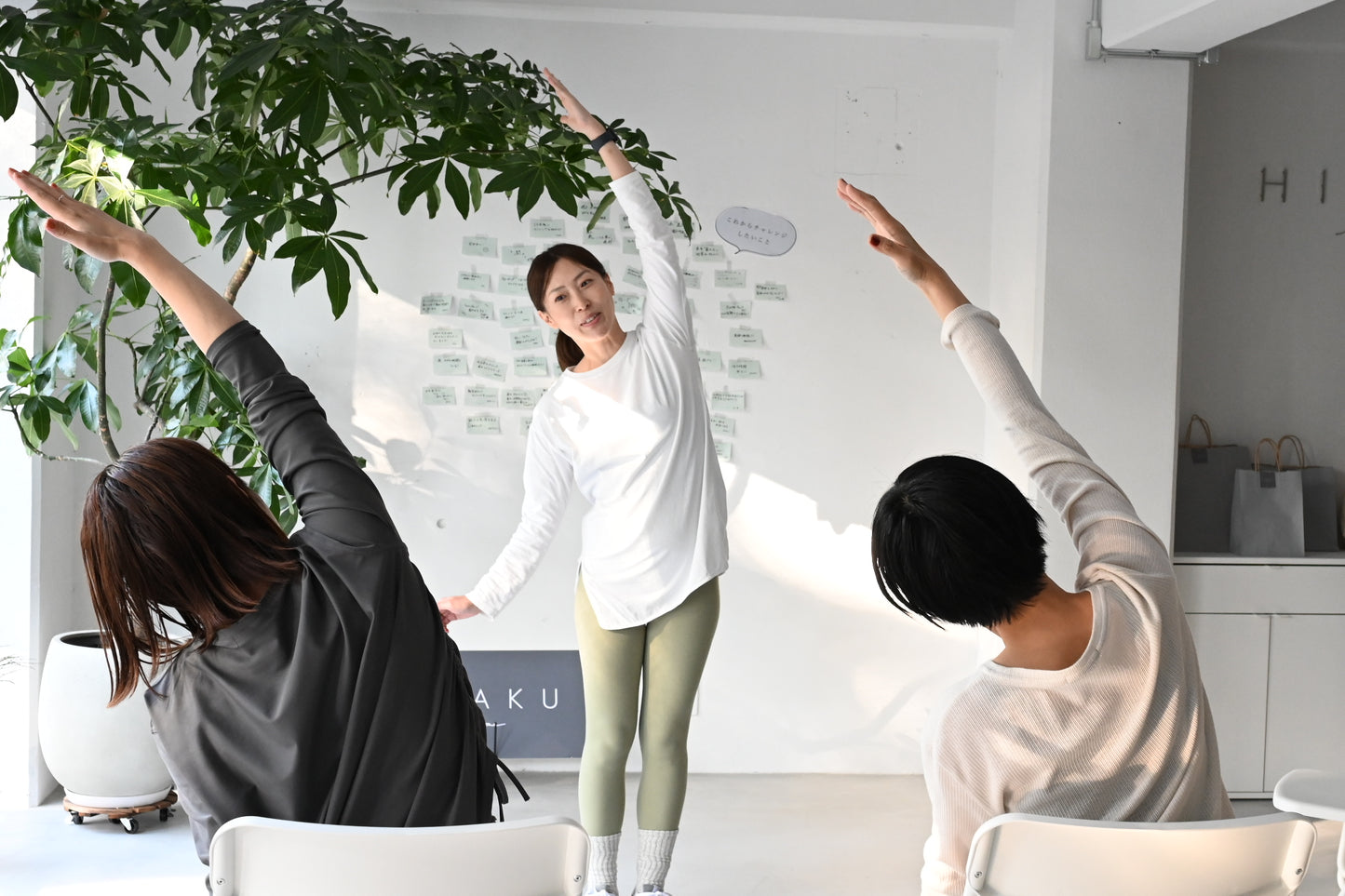 【H I R A K Uロゴタオル付き】チェアピラティス&ヨガ 45分のレッスン - OURHOME