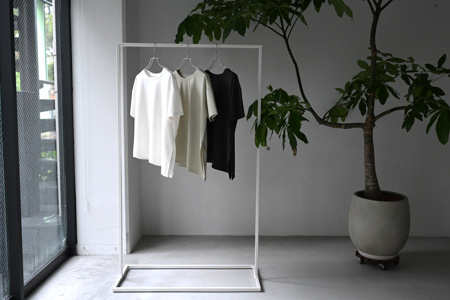 斜めラインですっきり見え、半袖Tシャツ(UVカット、接触冷感)