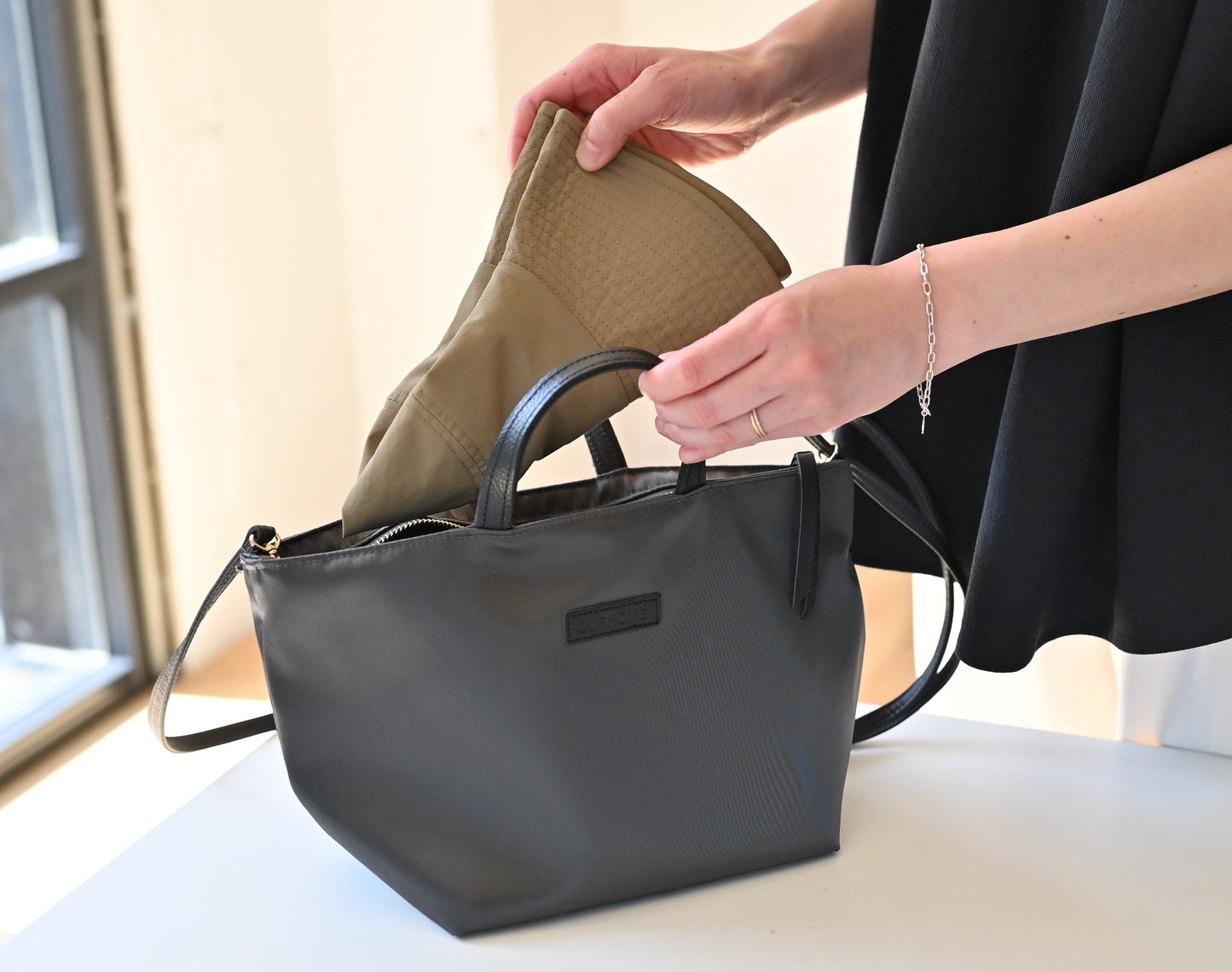 前後で使える2WAYバケットハット(撥水)