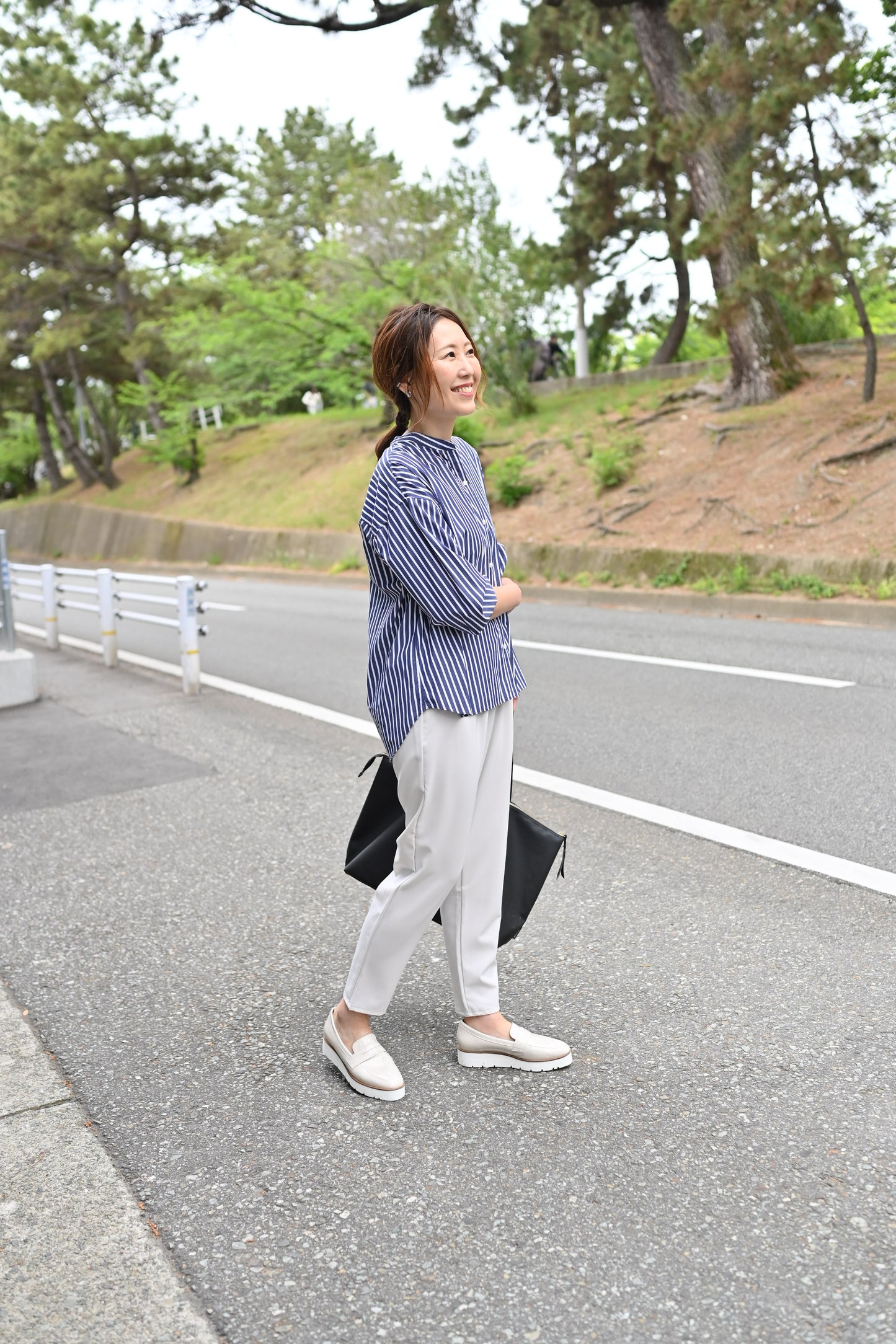 頼れるテーパードパンツ