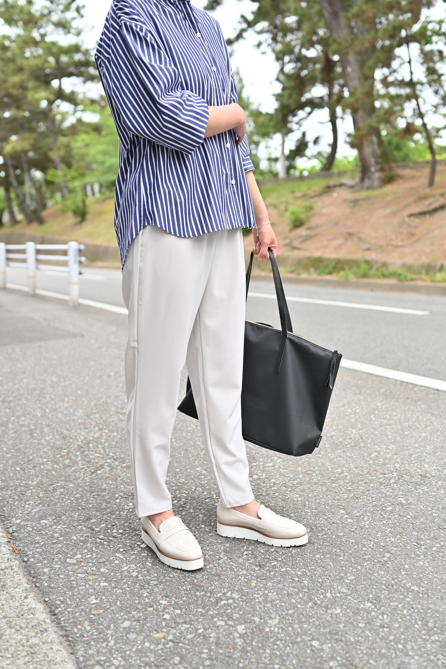 頼れるテーパードパンツ