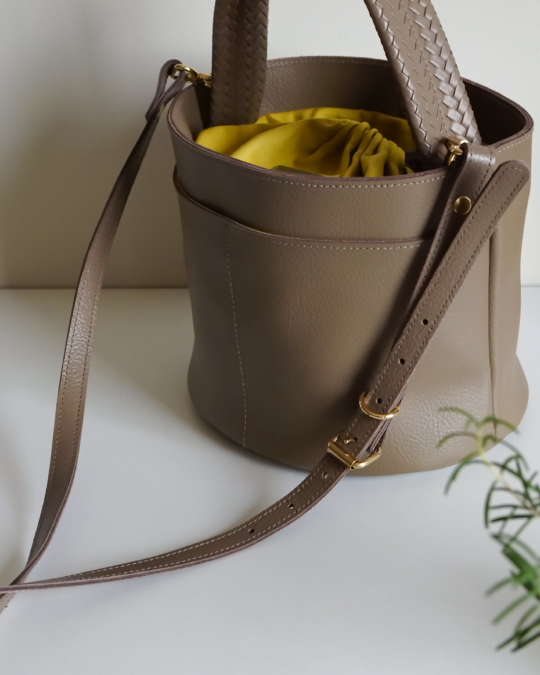 本革ショルダーベルト - OURHOME