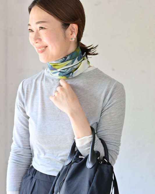 シルクのような肌触り、洗えるスカーフ