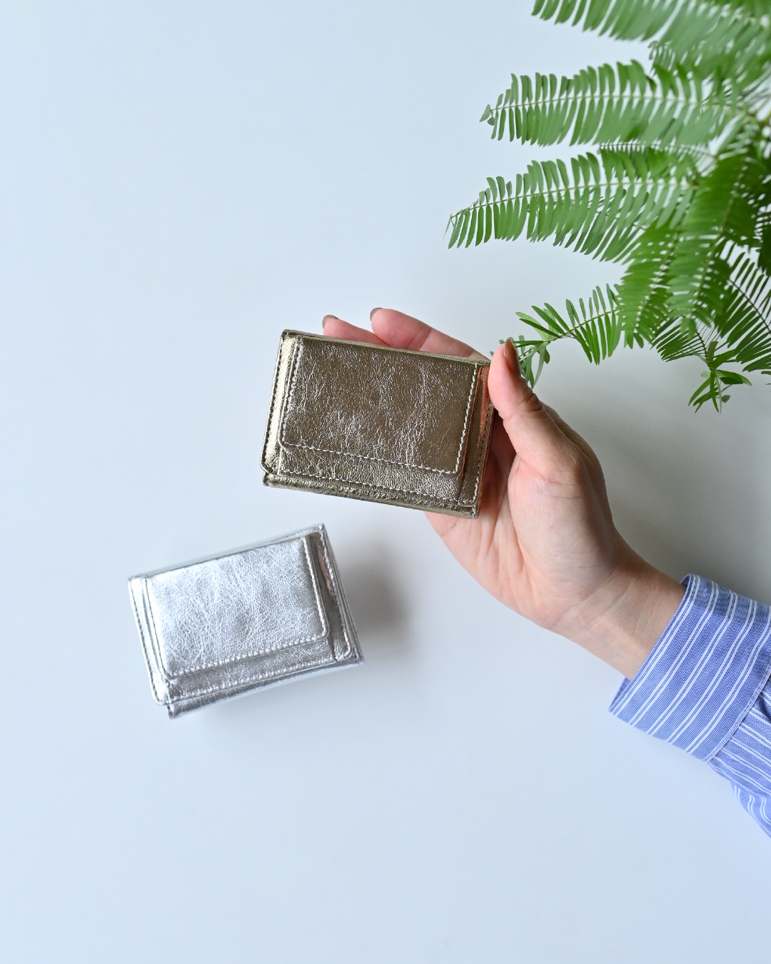 三つ折りレザー財布 – OURHOME