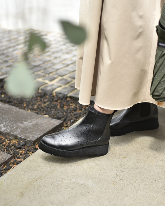 雨の日も寒い日も履けるショートブーツ - OURHOME