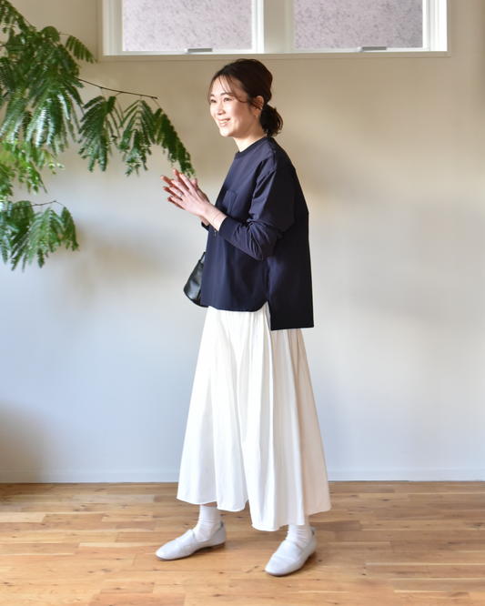 ジャージー素材のタックスカート - OURHOME