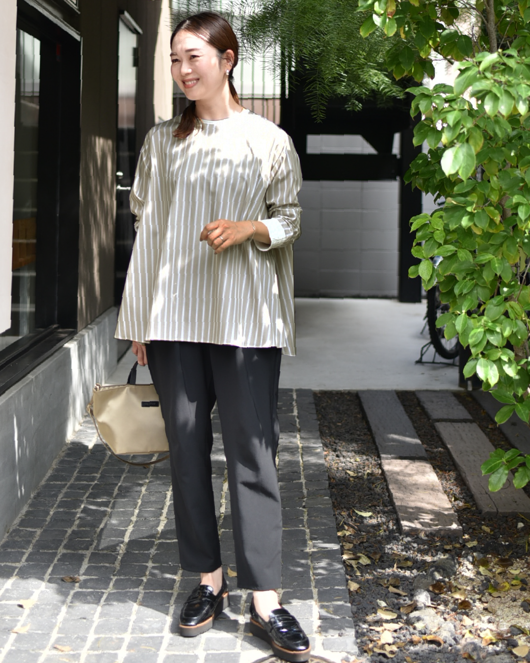 頼れるテーパードパンツ