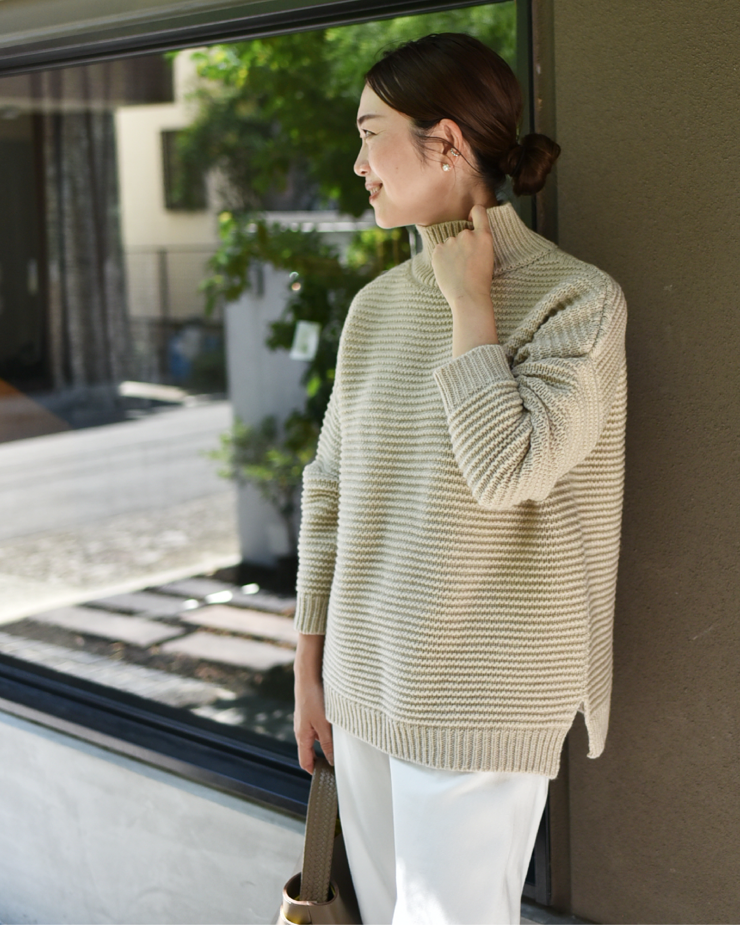 上質ウールのハイネックニット