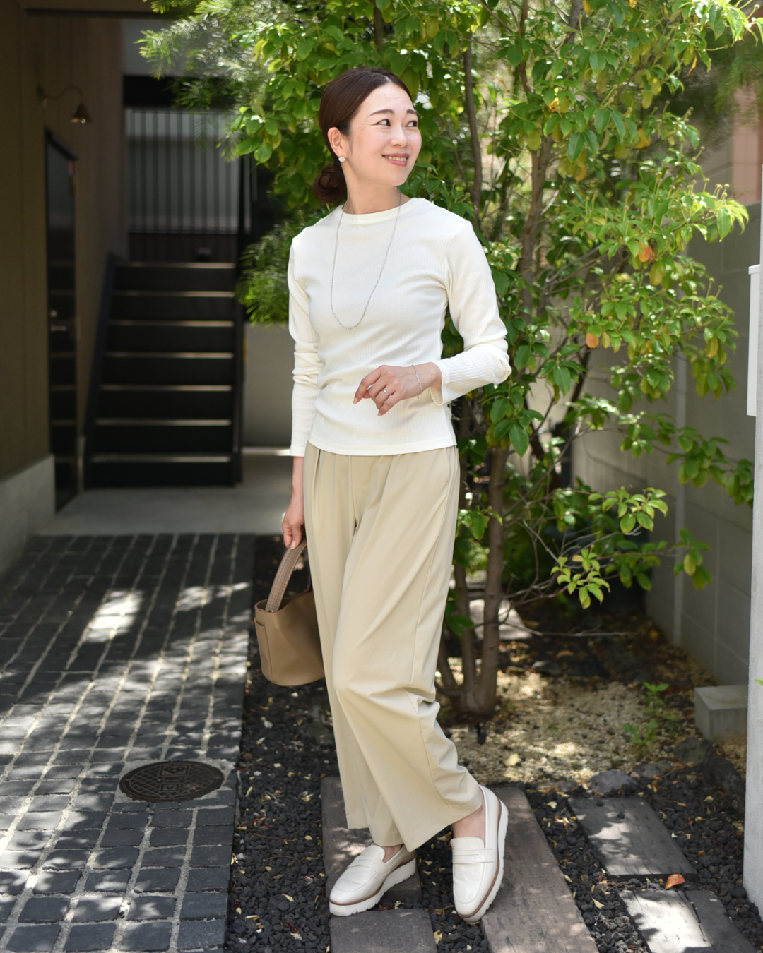 ツヤ感素材の長袖カットソー – OURHOME ツヤ感素材の長袖カットソー – OURHOME