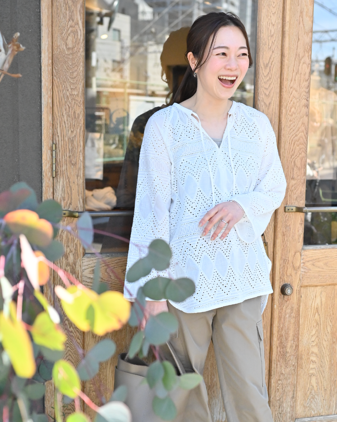 スカラップレースの長め丈ブラウス – OURHOME スカラップレースの長め丈ブラウス – OURHOME