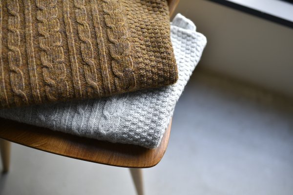 OURHOME ケーブル編みデザインニット　ライトグレー OURHOME ケーブル編みデザインニット ライトグレー