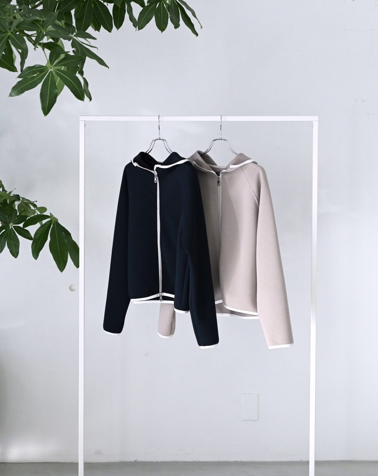 アクティブに動ける、ダブルジップパーカー（UVカット）