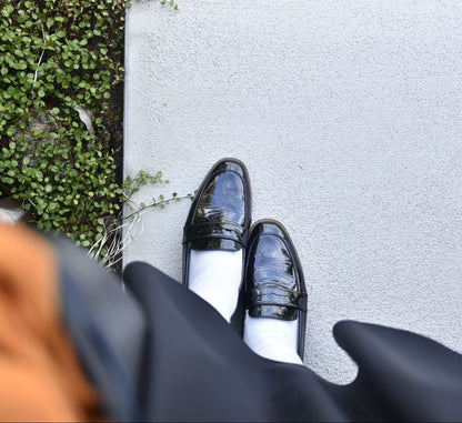 エナメルレザーのローファーシューズ - OURHOME