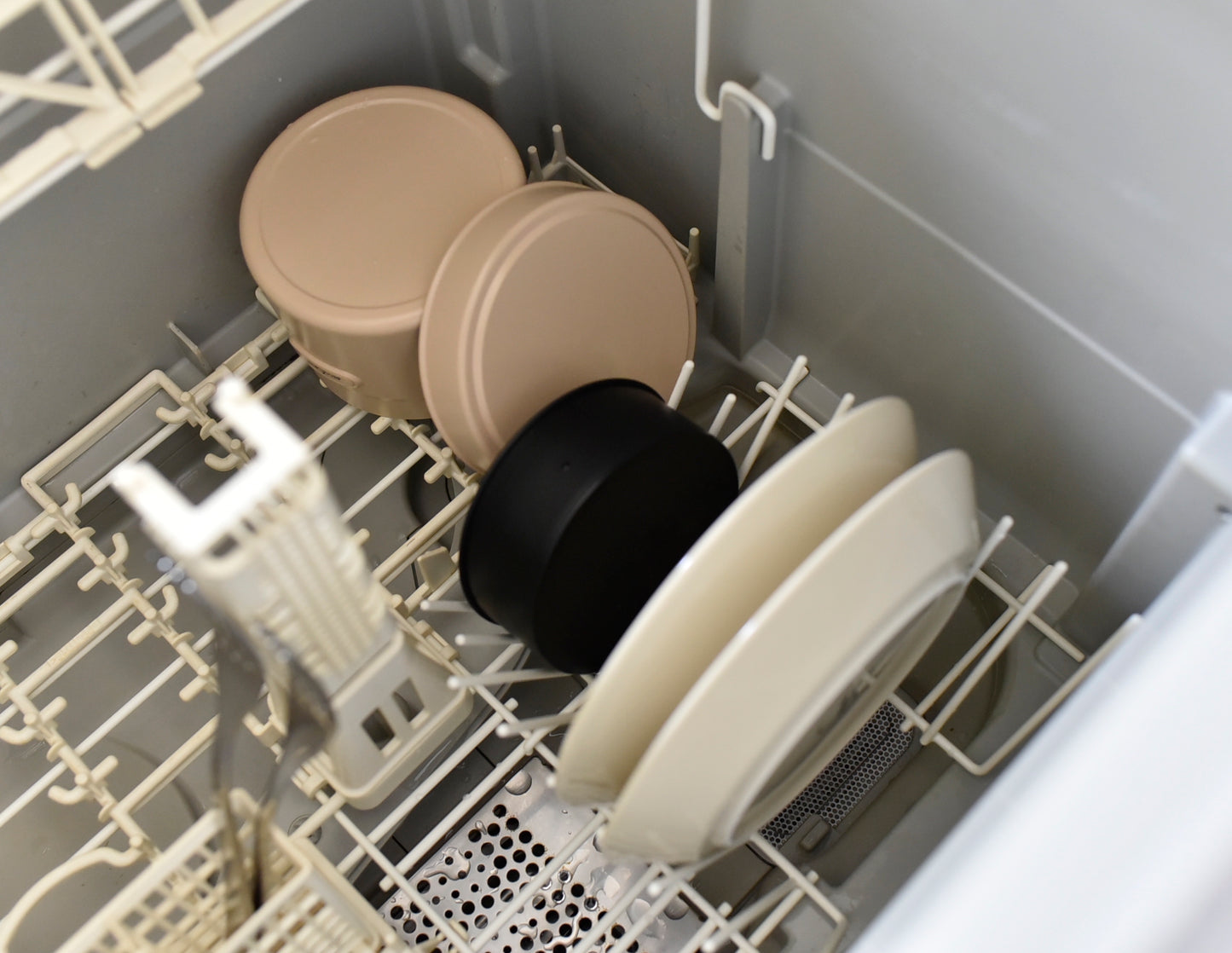 お手入れラクな2段お弁当箱（食洗機＆レンジOK）