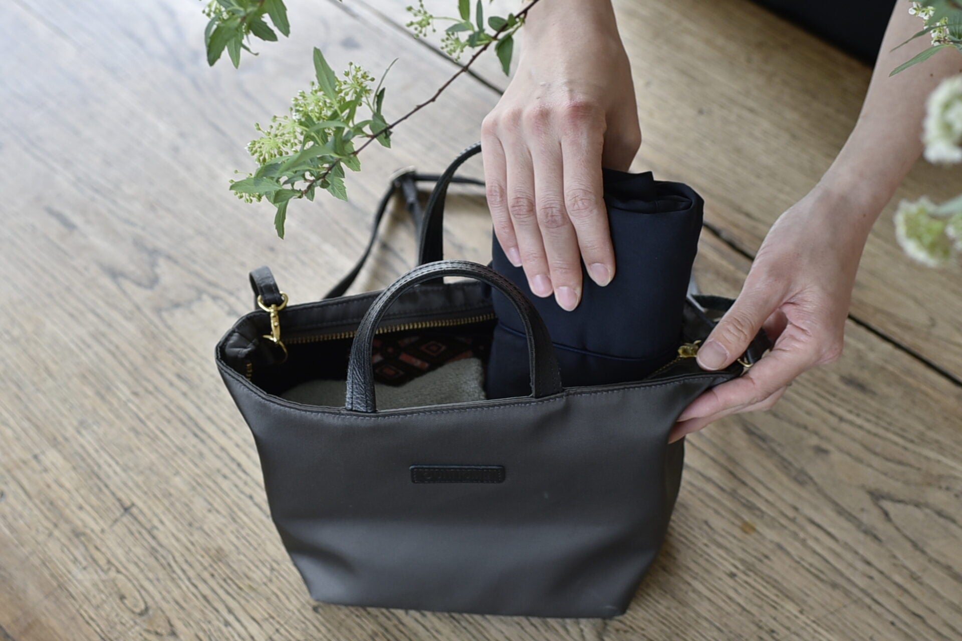 きれいめUVシャツパーカー（UVカット99%、吸水速乾） - OURHOME