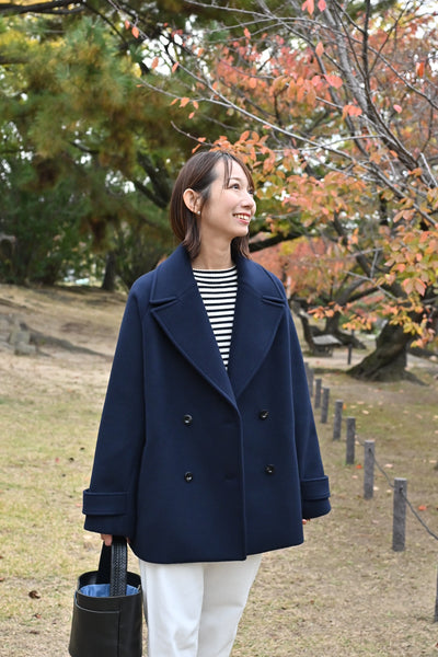 上質ウール100％のテーラードコート