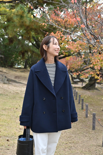 上質ウール100％のテーラードコート