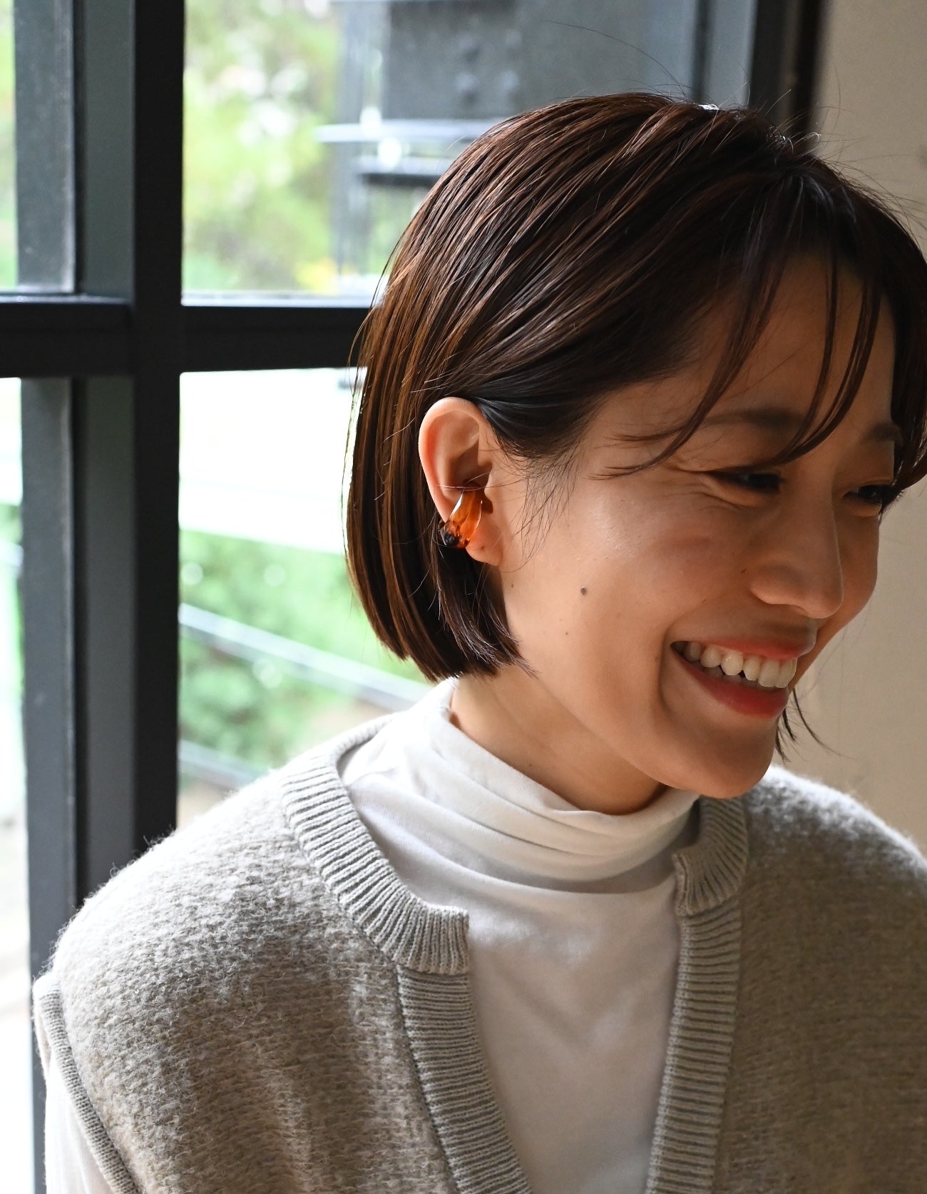 カラーガラスのイヤーカフ – OURHOME