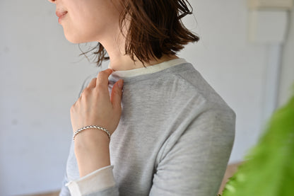 とろけるような肌触り、重ね着風カットソー