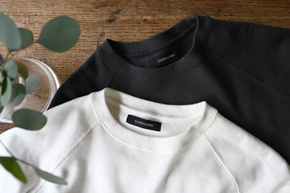 裏毛素材のクルーネックプルオーバー