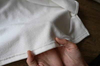 裏毛素材のクルーネックプルオーバー