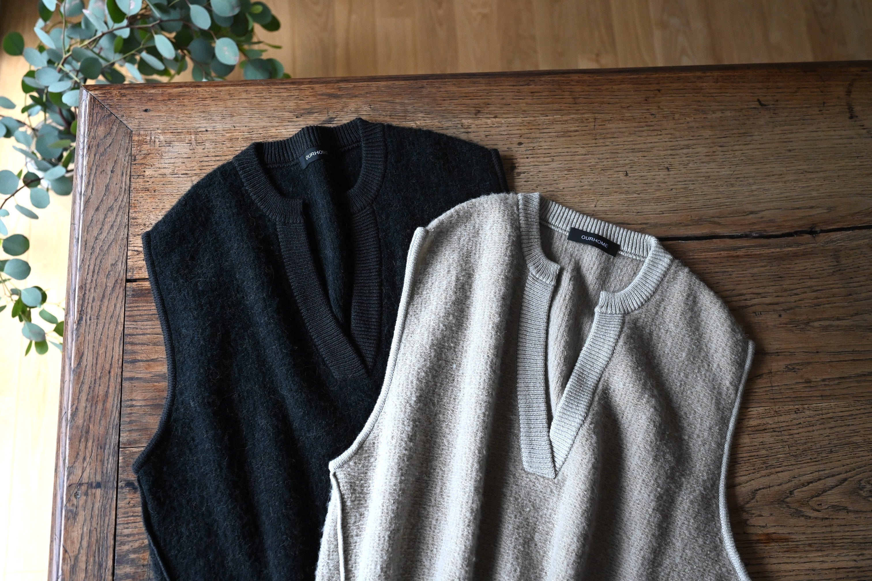 最終値下げ our アルパカ混の洗えるニットベスト チャコールブラック アルパカ混の洗えるニットベスト – OURHOME