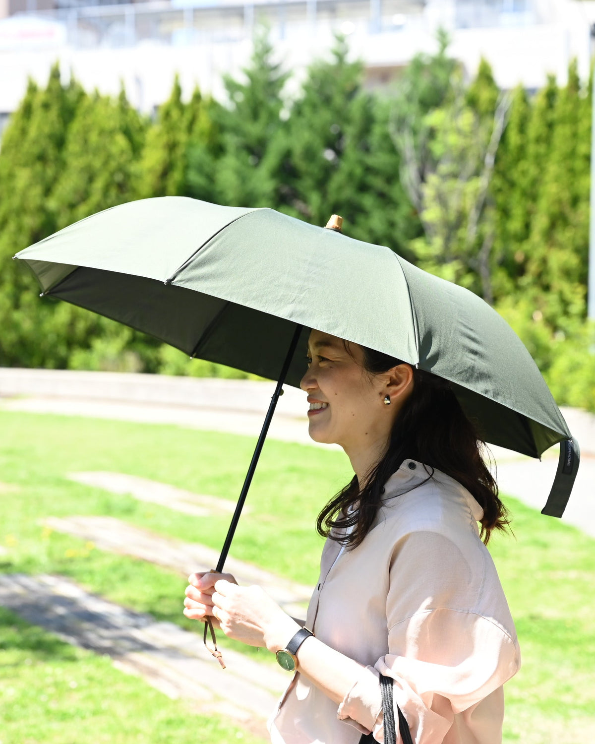 完全遮光100％折りたたみ傘（晴雨兼用・収納袋付き）