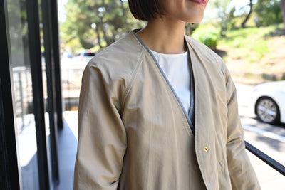 頼れるノーカラーコート - OURHOME