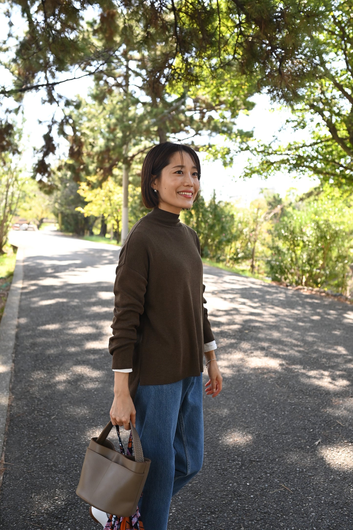 洗えるきれいめタートルニット