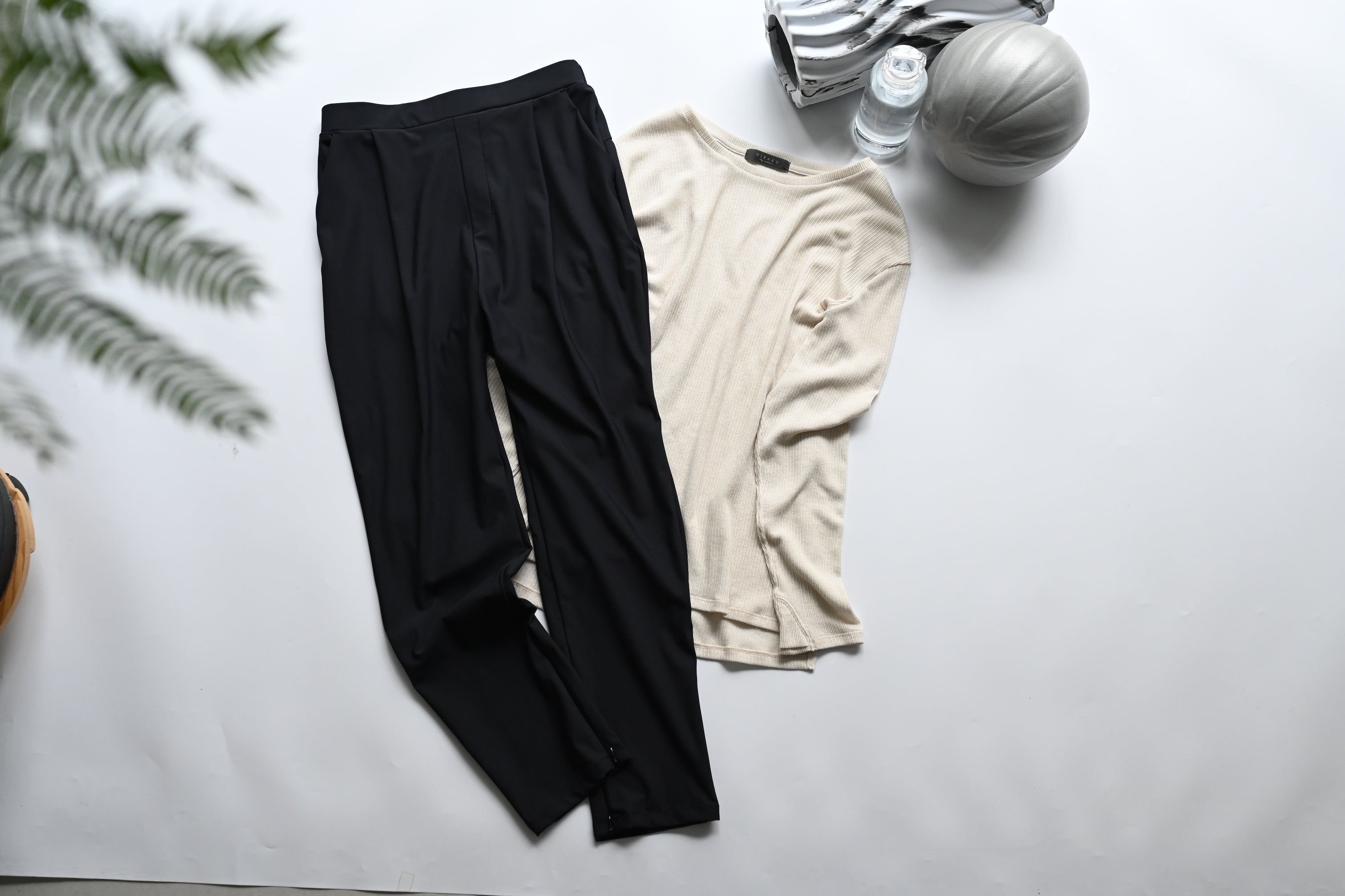 【ourhome】HIRAKU ストレッチテーパードパンツ　ネイビーブラック ストレッチテーパードパンツ｜おしゃれなヨガウェア・スポーツ