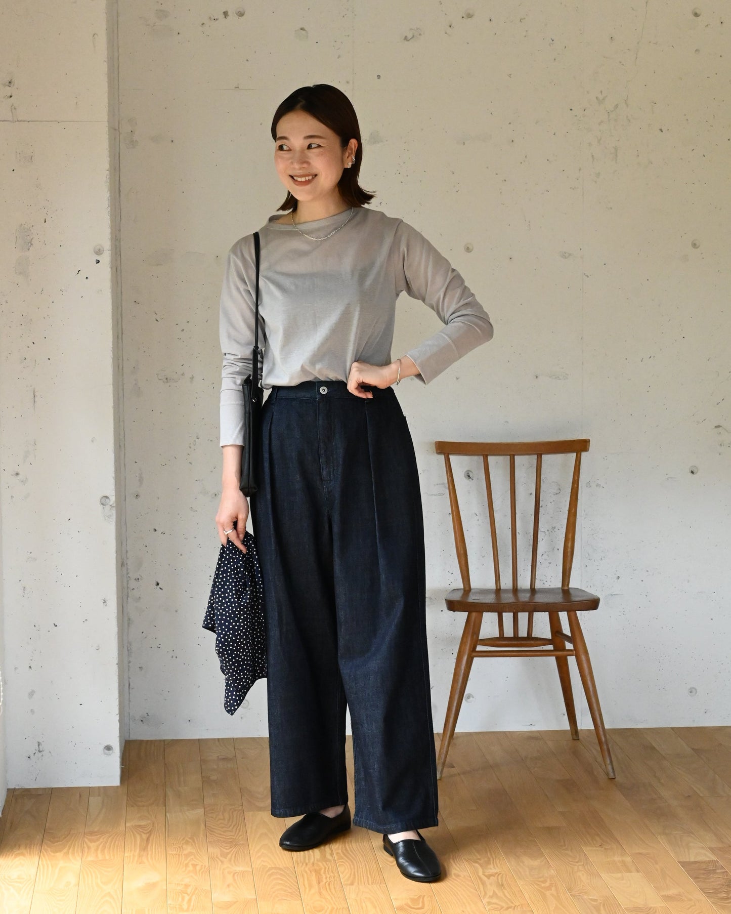 撥水レザーのやわらかスフレシューズ