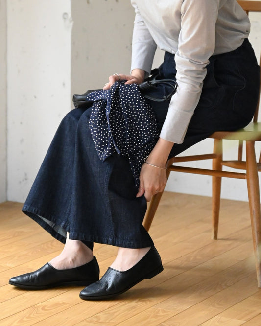 撥水レザーのやわらかスフレシューズ