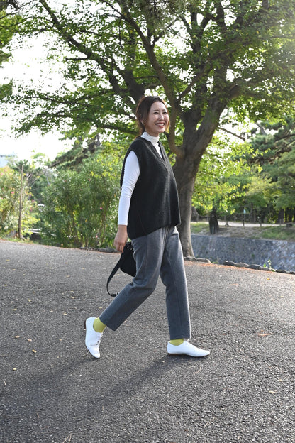 ウール素材のテーパードパンツ - OURHOME