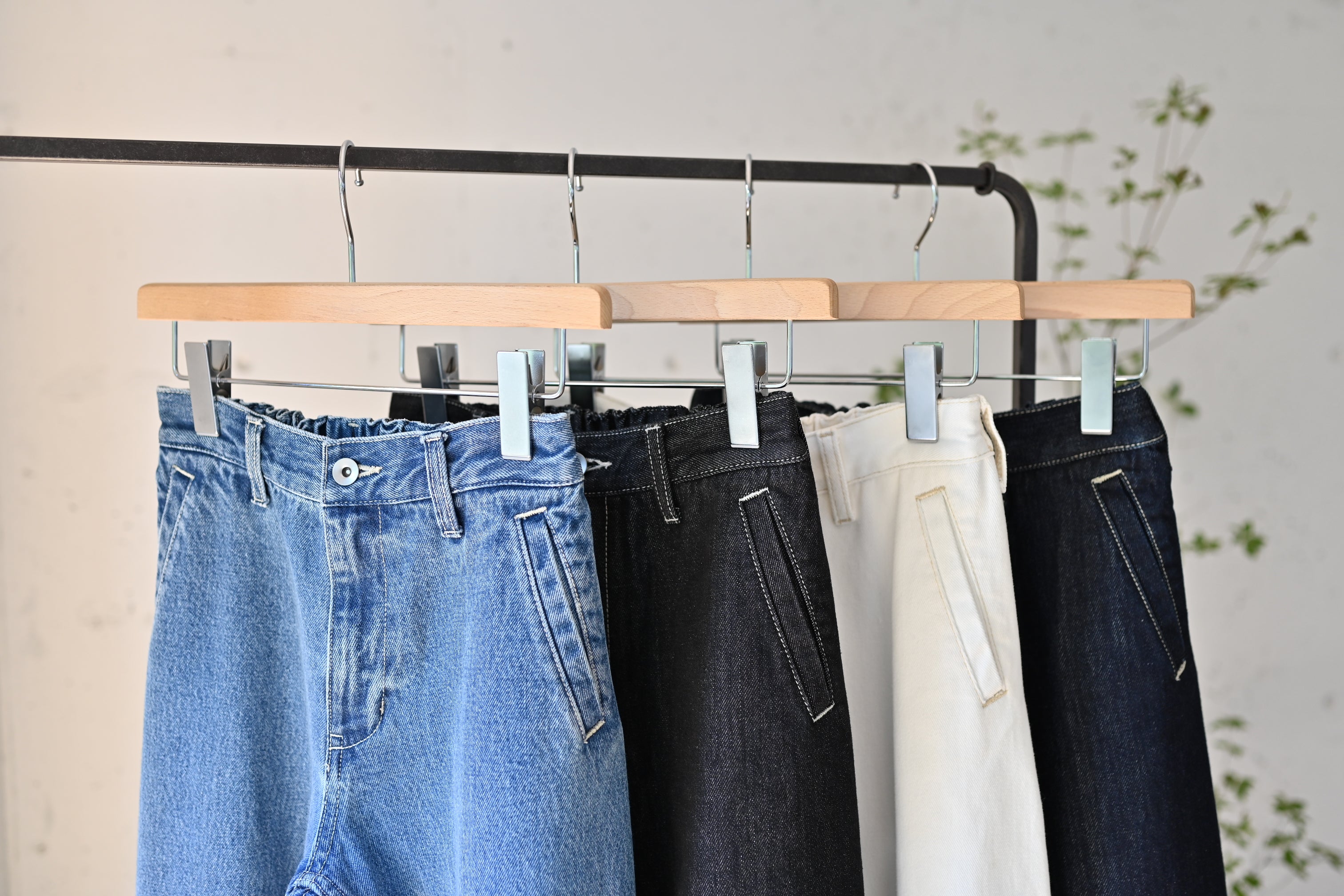 こだわりシルエットのデニムパンツ - OURHOME