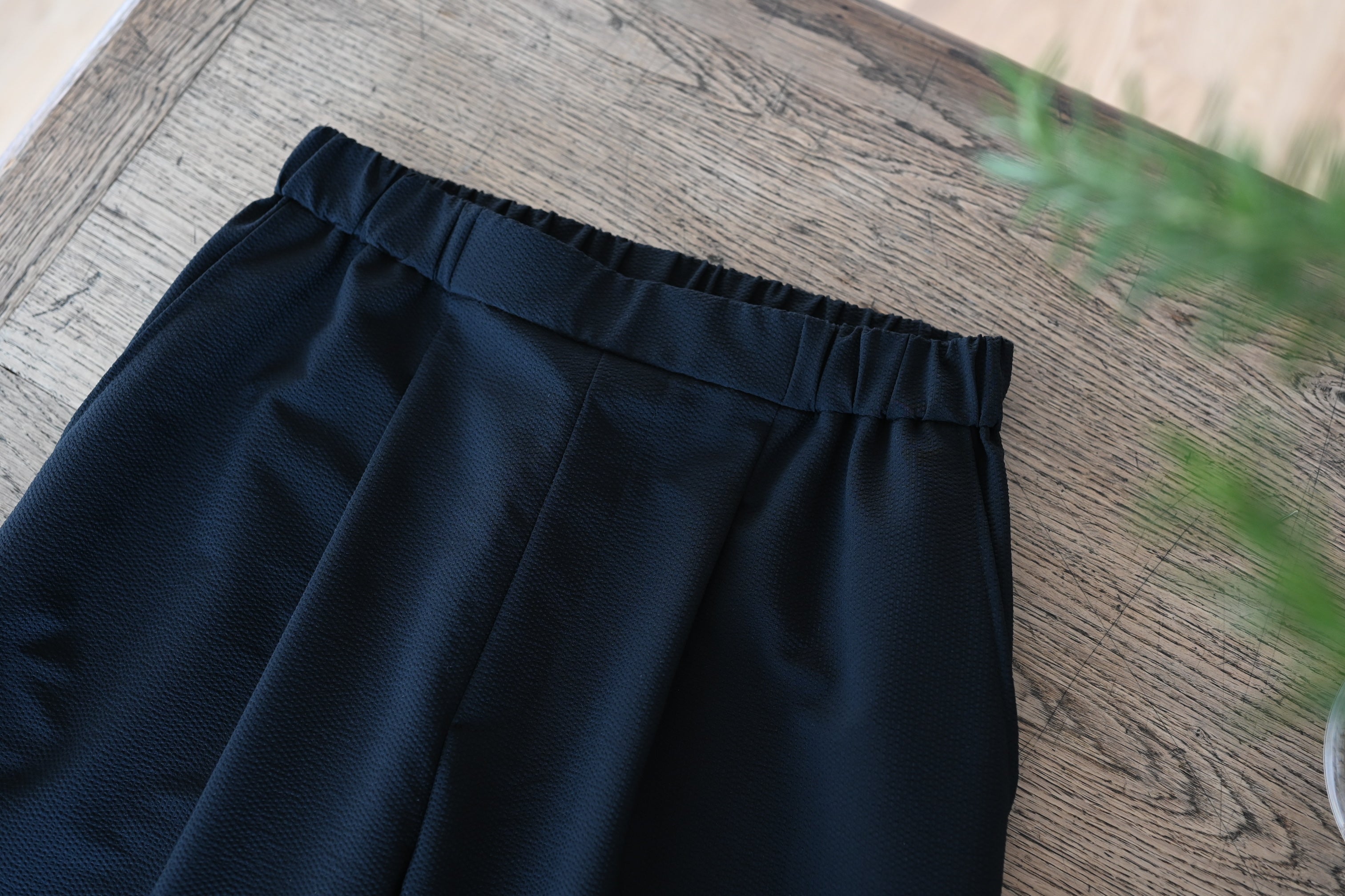 our アワホーム サッカー素材の頼れるテーパードパンツ サッカー素材の頼れるテーパードパンツ（吸水速乾） – OURHOME