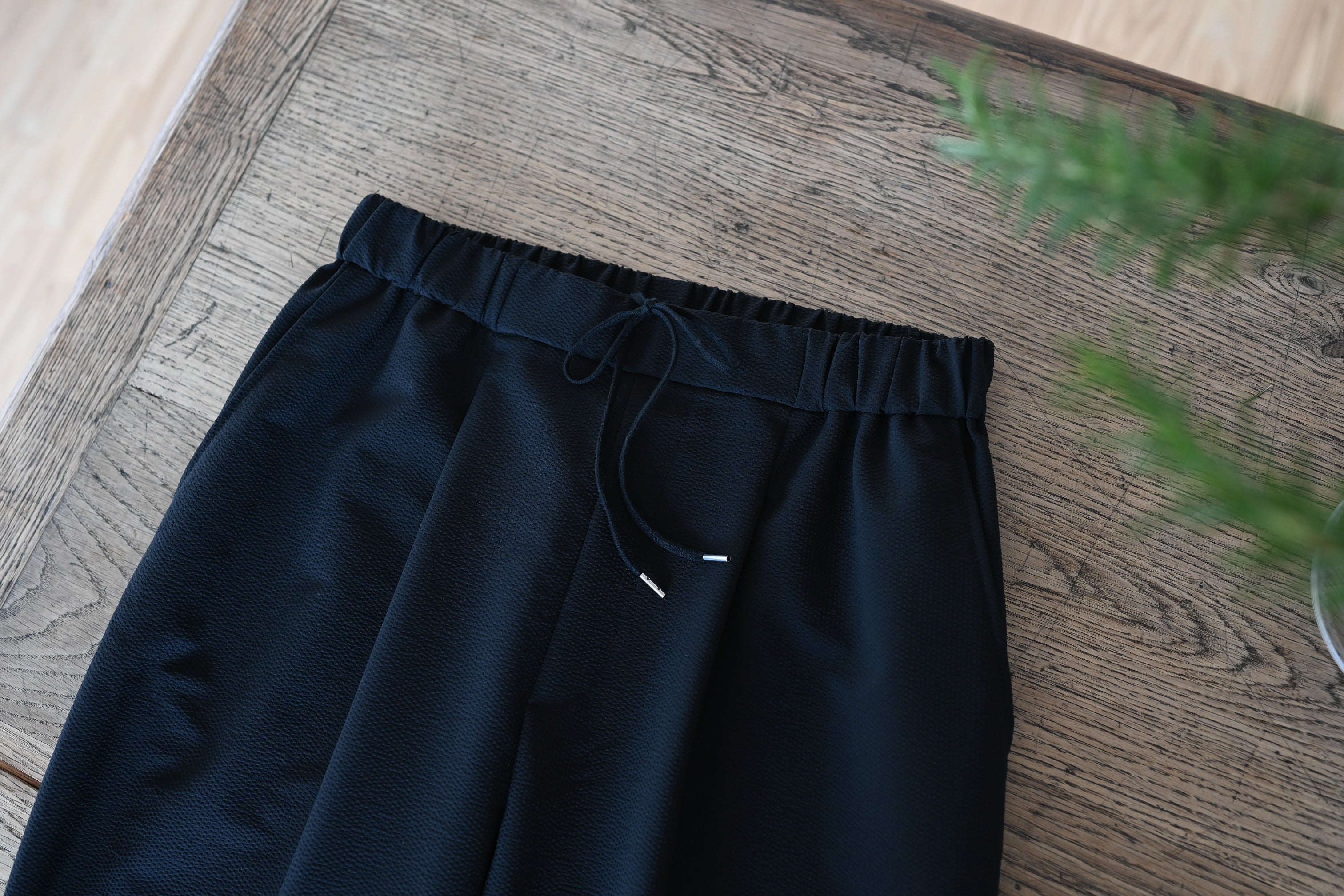 サッカー素材の頼れるテーパードパンツ（吸水速乾） – OURHOME
