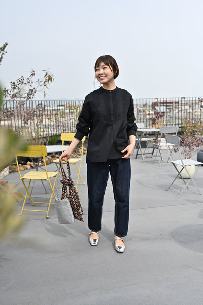 繊細なピンタック使い、コットンボイルブラウス