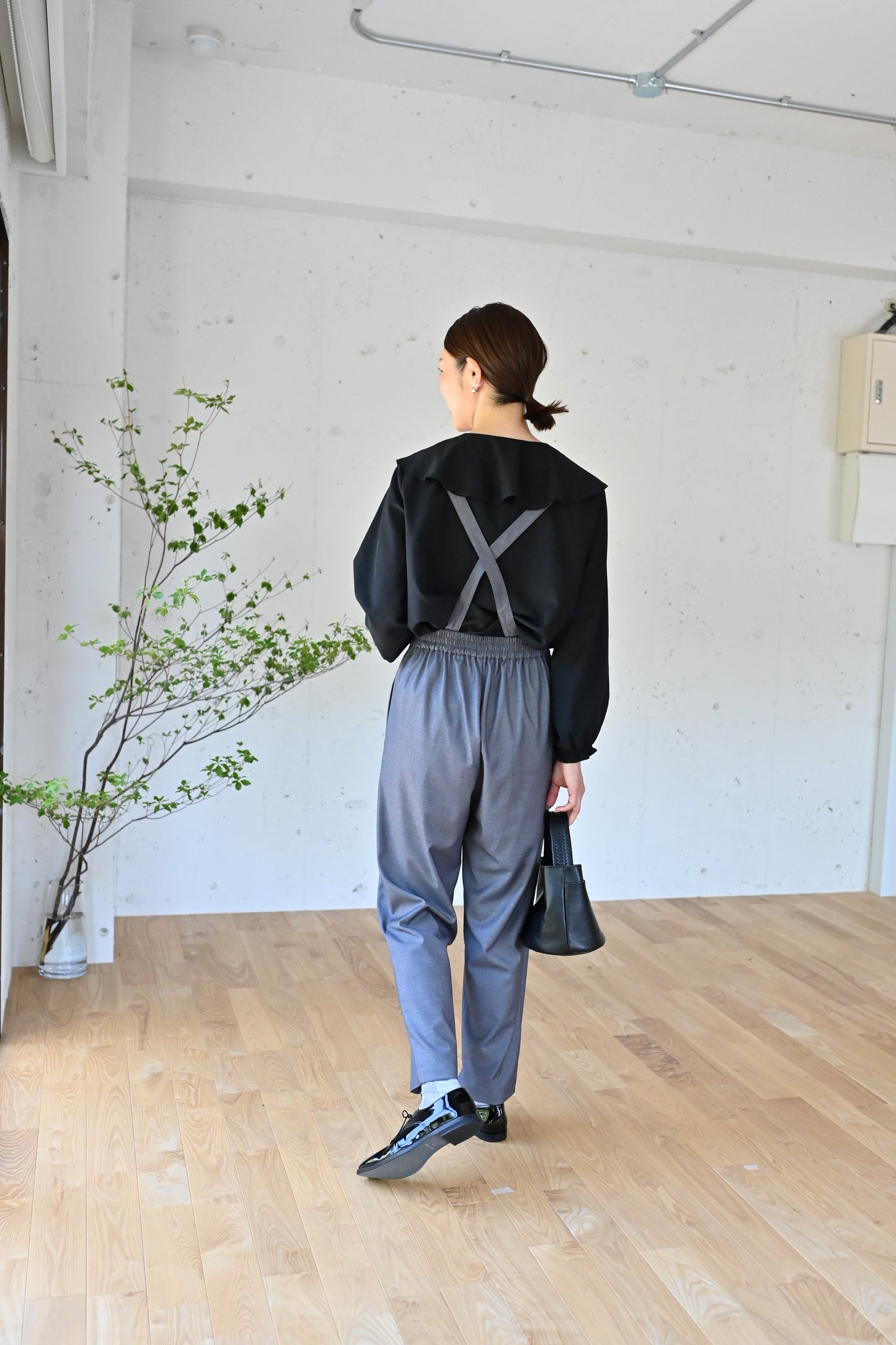 きれいめ素材の2wayサロペット