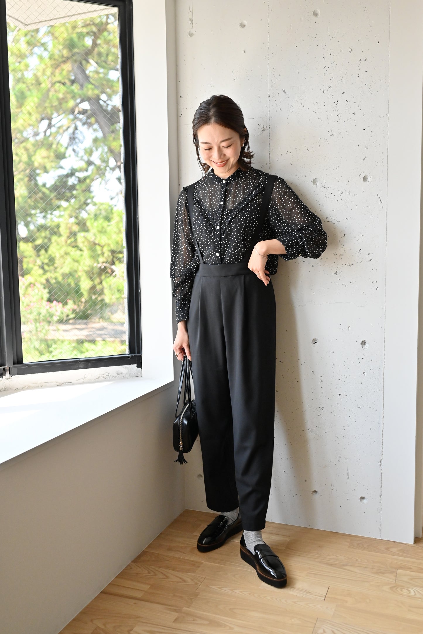 きれいめ素材の2wayサロペット