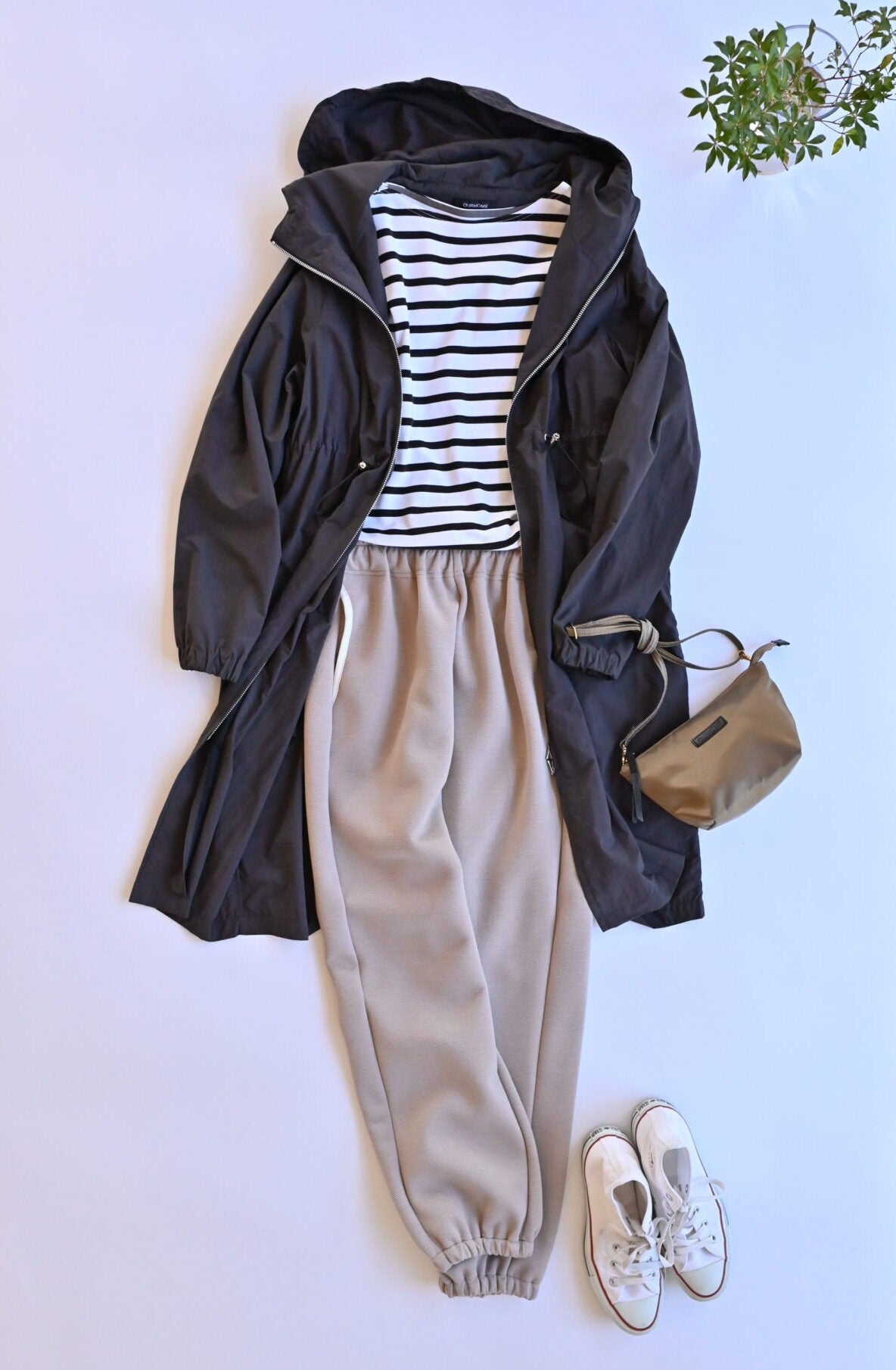 細見えラインで軽やか、リラックスジョガーパンツ（UVカット）