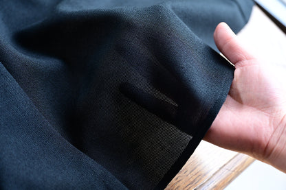 軽やか素材のジップベスト - OURHOME