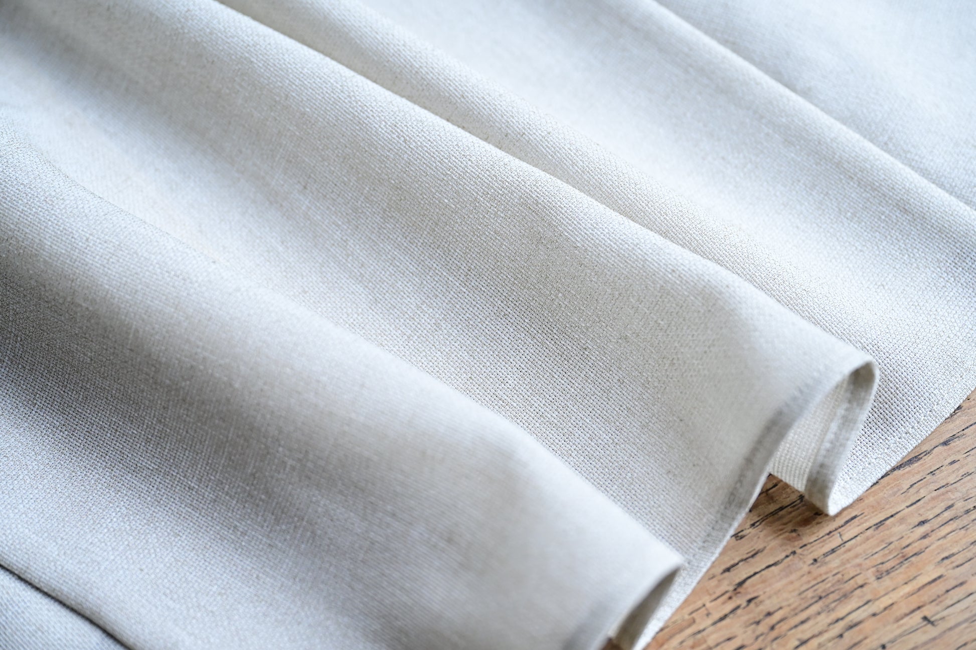 軽やか素材のジップベスト - OURHOME