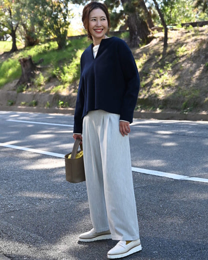 #items:4126-wool-mix-key-neck-pullover,4114-longsleeve-cut-and-sew,2051-stain-resistant-socks,2507-enamel-leather-loafer-shoes,1021-leather-pot-bag
