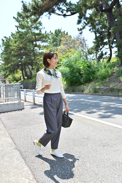 きれいめ素材の2wayサロペット