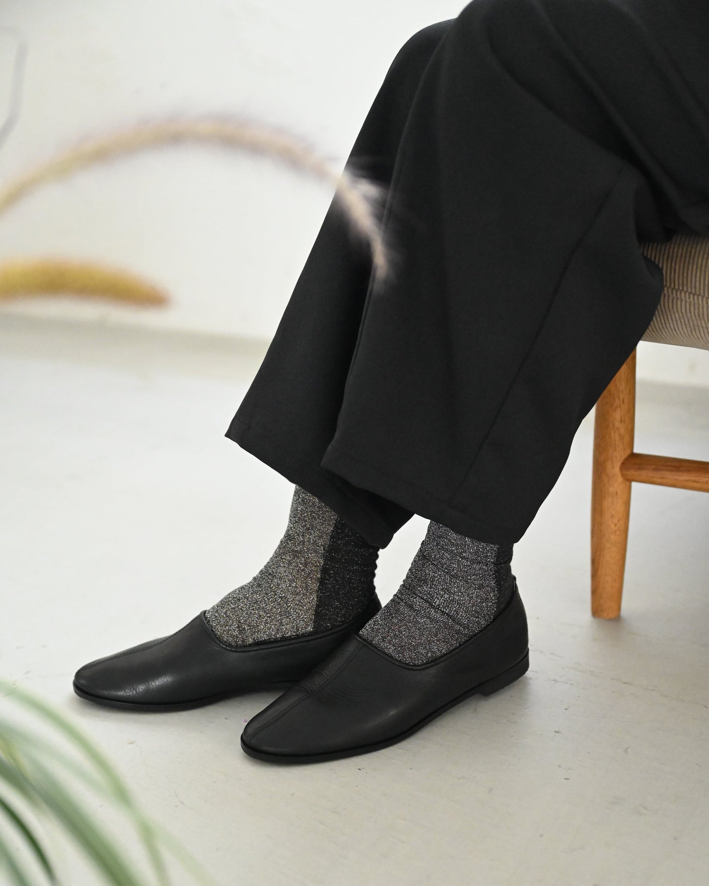 撥水レザーのやわらかスフレシューズ